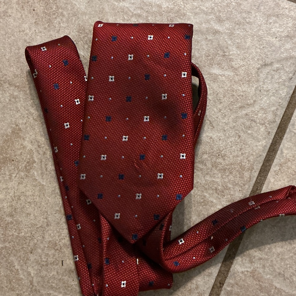 George Martin Collection Elegant Red Patterned Men's Tie
